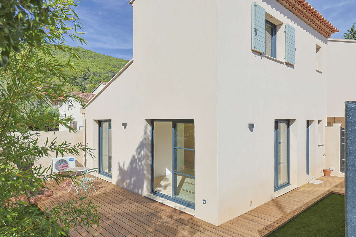 Maison à PUGET-VILLE