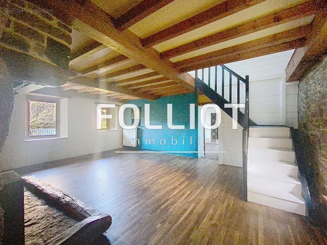 Maison à SAINT-PLANCHERS