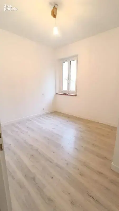 Appartement 4 pièces / 87 m² / 149 500 EUR / GRENADE - photo 7