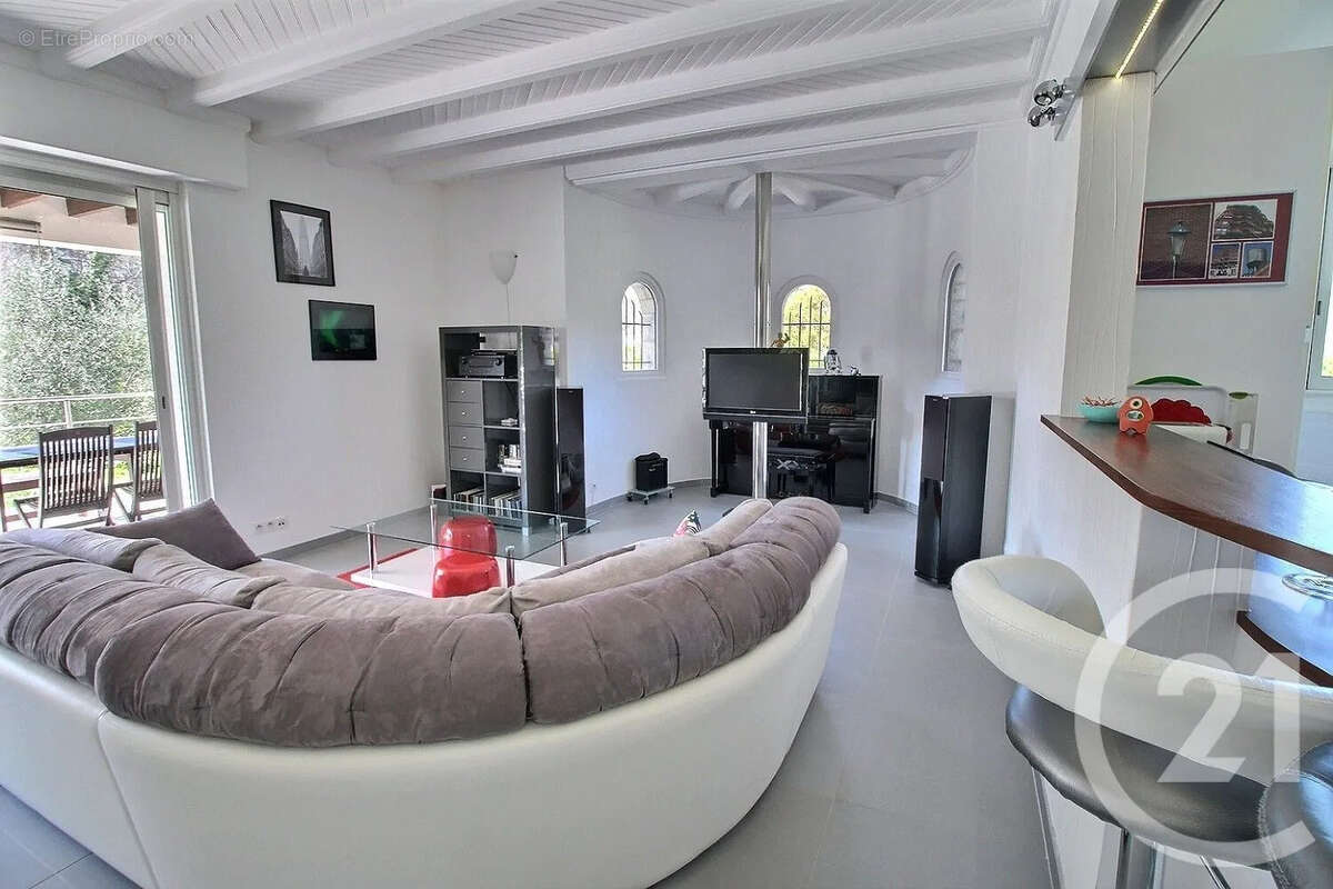 Maison à ROQUEFORT-LES-PINS