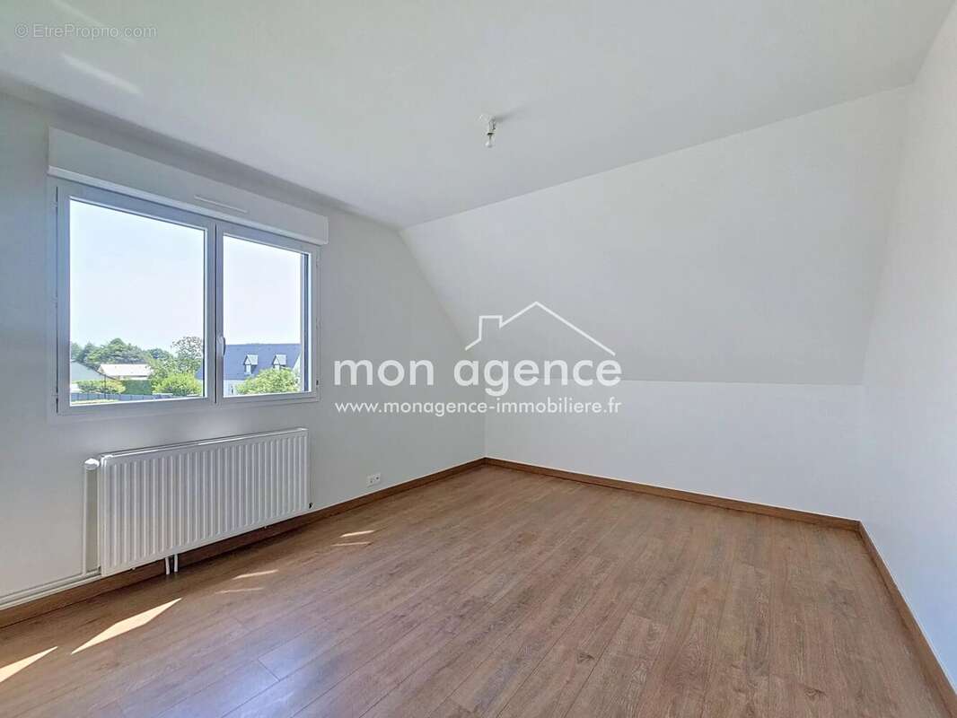 Maison à LA NEUVILLE-CHANT-D'OISEL