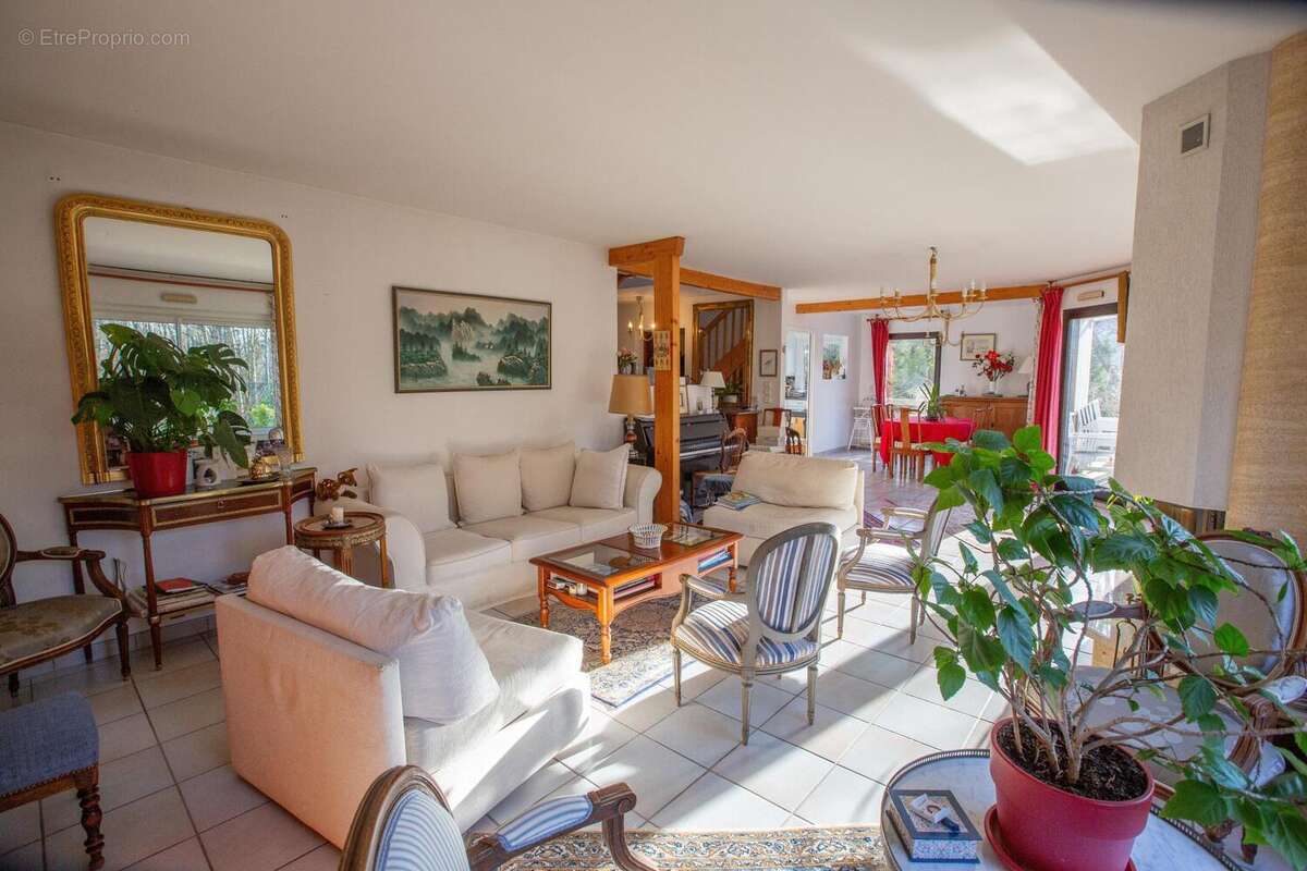 Photo 4 - Maison à LE MESNIL-SAINT-DENIS