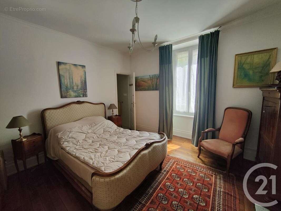 Maison à COSNE-COURS-SUR-LOIRE