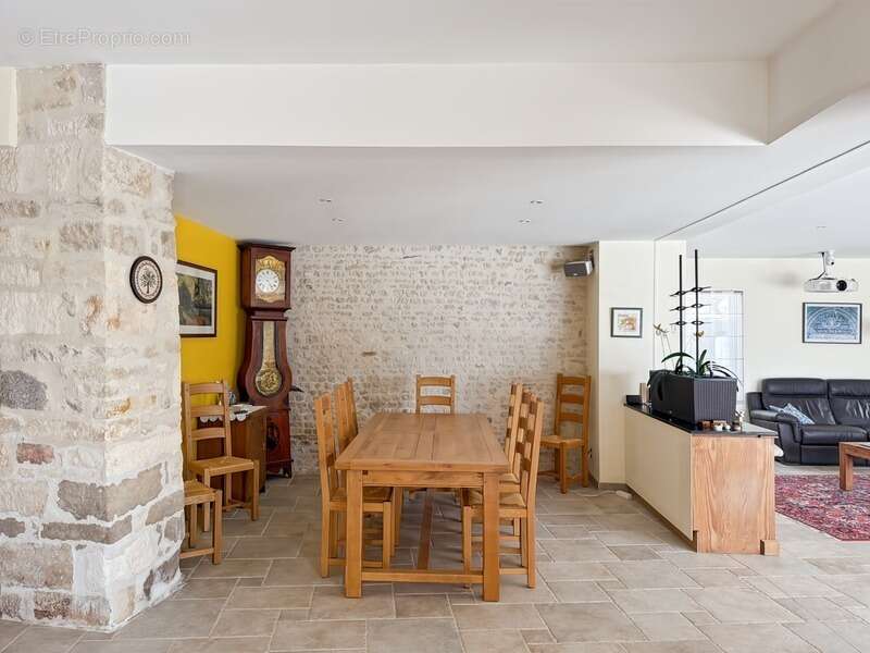 Maison à BOURGNEUF