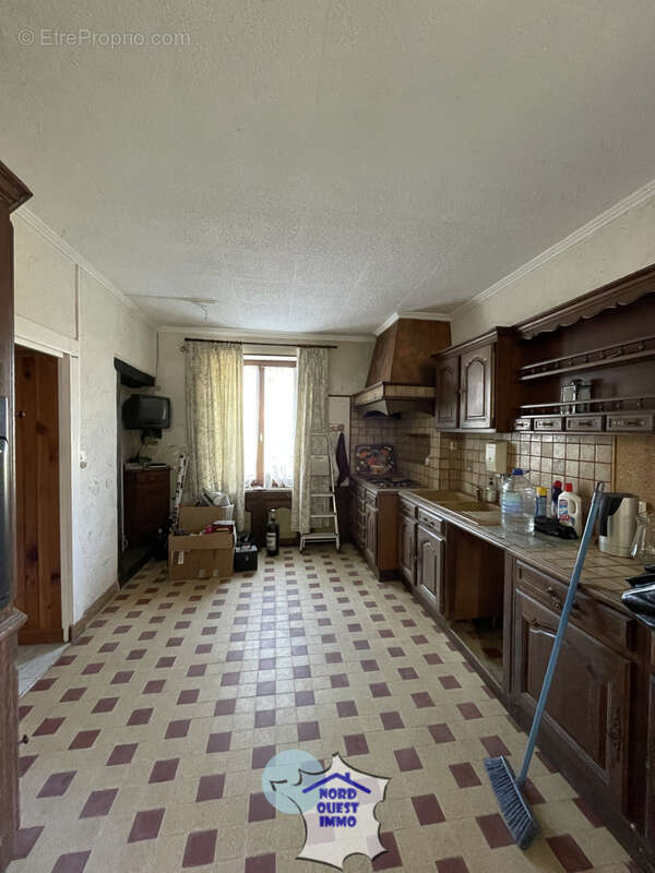 Maison à CHATILLON-SUR-COLMONT