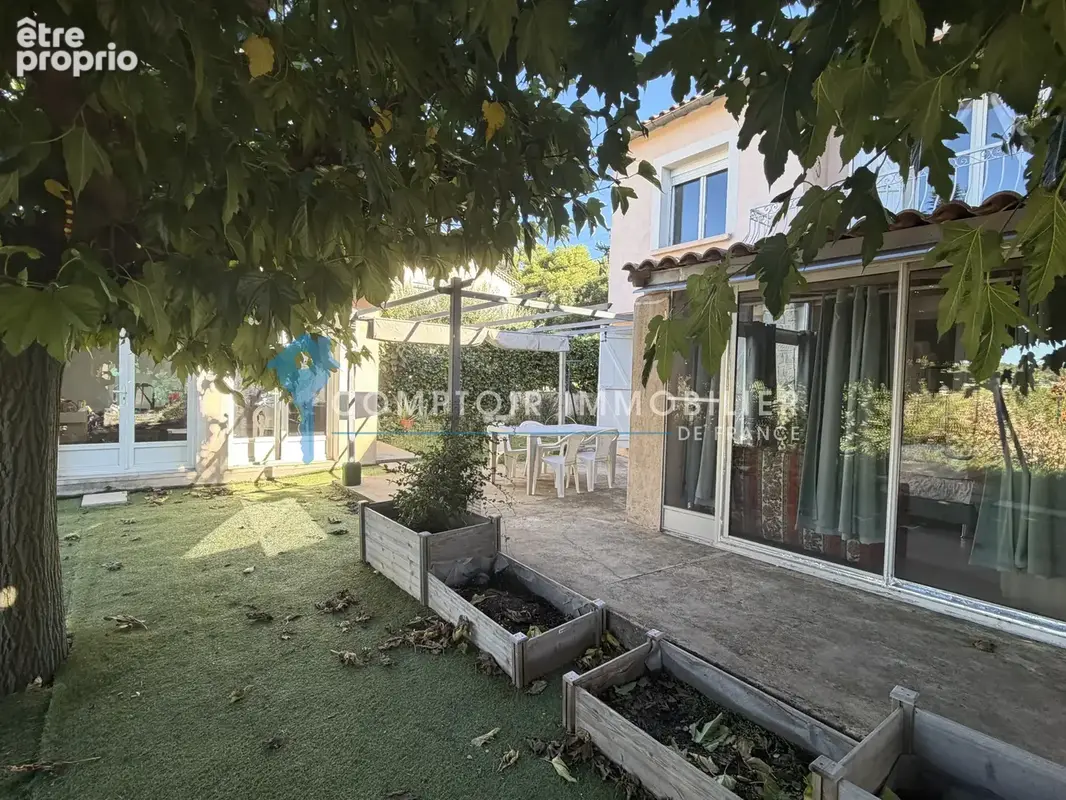 A VENDRE - NIMES - SECTEUR CHU CAREMEAU - MAISON 6 Pieces 136 m2 avec jardin arbore, véranda et dépendance - photo 12