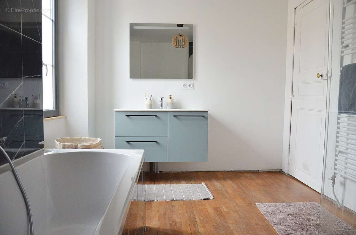 Maison à DAMPIERRE-EN-YVELINES