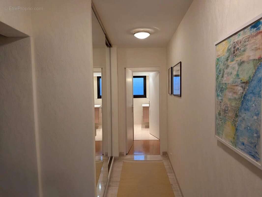 Appartement à MOUGINS