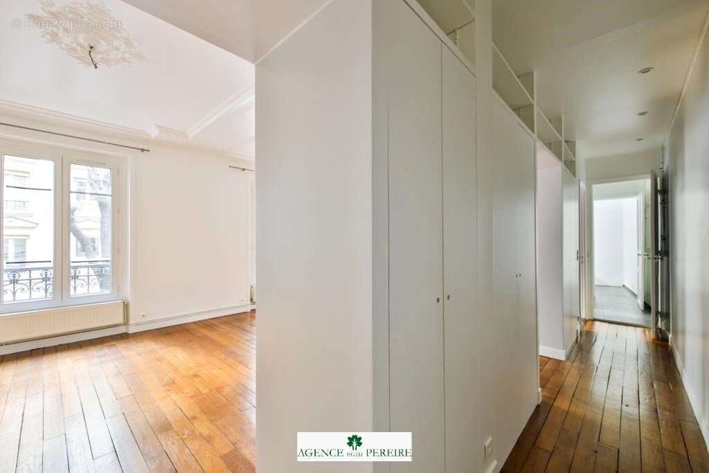 Appartement à PARIS-17E