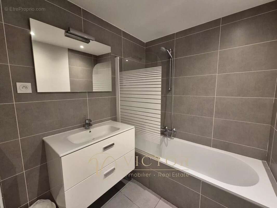 Appartement à SAINT-ETIENNE-DE-TINEE