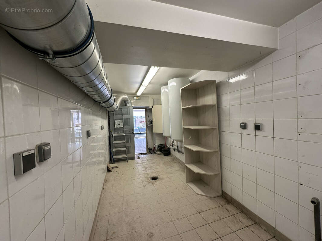 Murs libres a vendre  de 58 m2 a puget sur argens - photo 3
