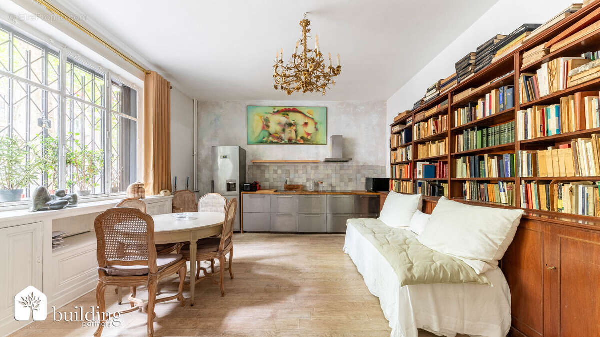 Appartement à PARIS-17E