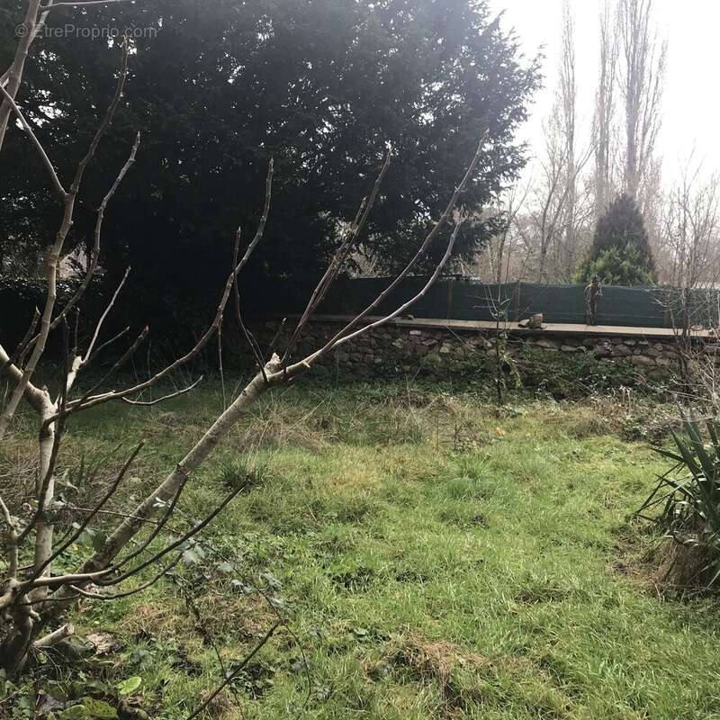 Appartement à LUSSAC-LES-EGLISES
