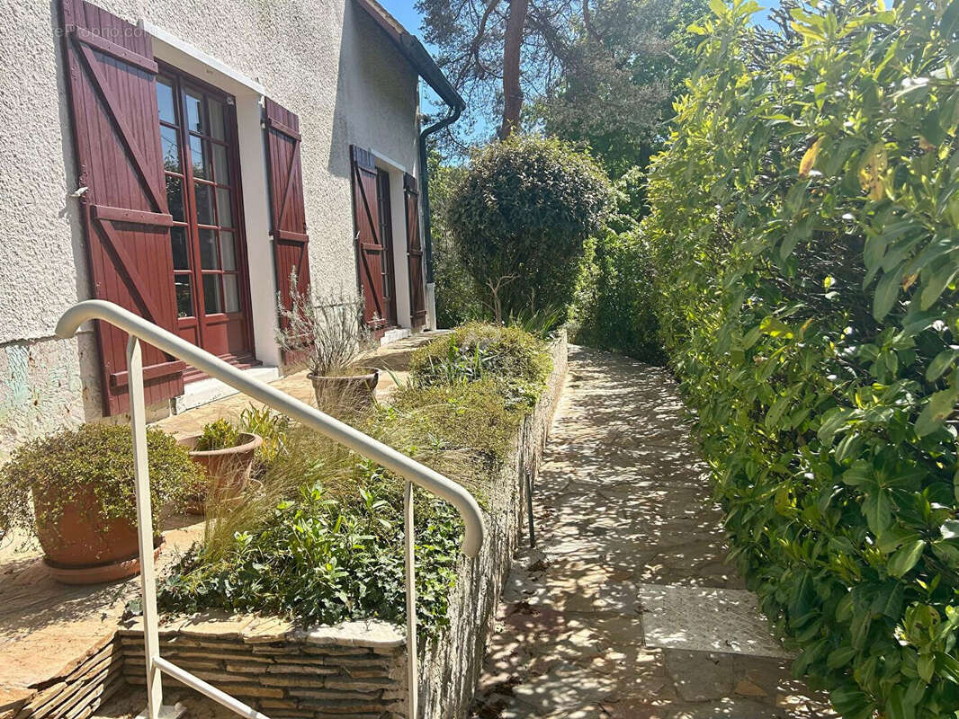 Maison à VERNEUIL-SUR-SEINE