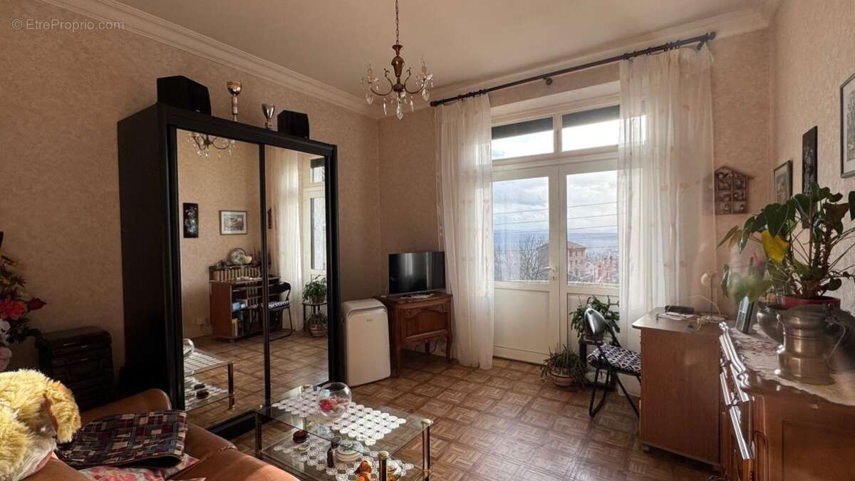 Appartement à THIERS