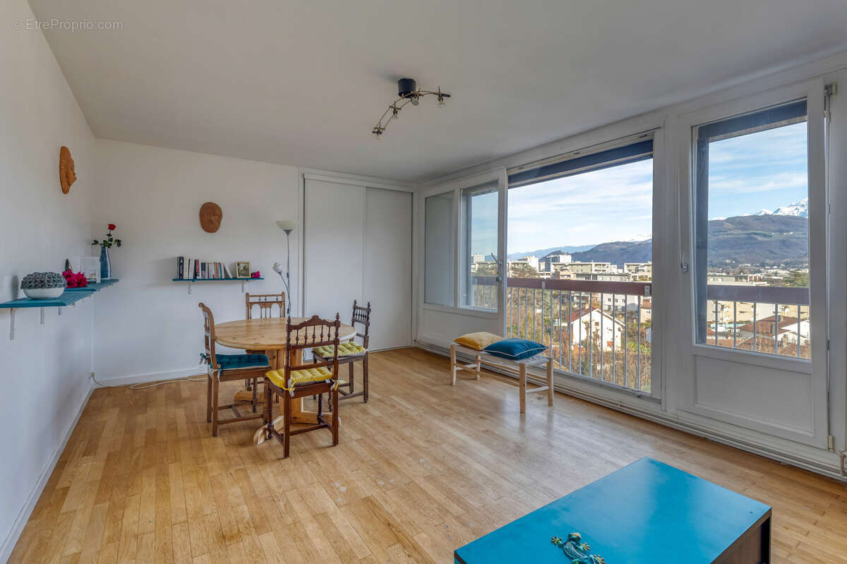 Appartement à ECHIROLLES