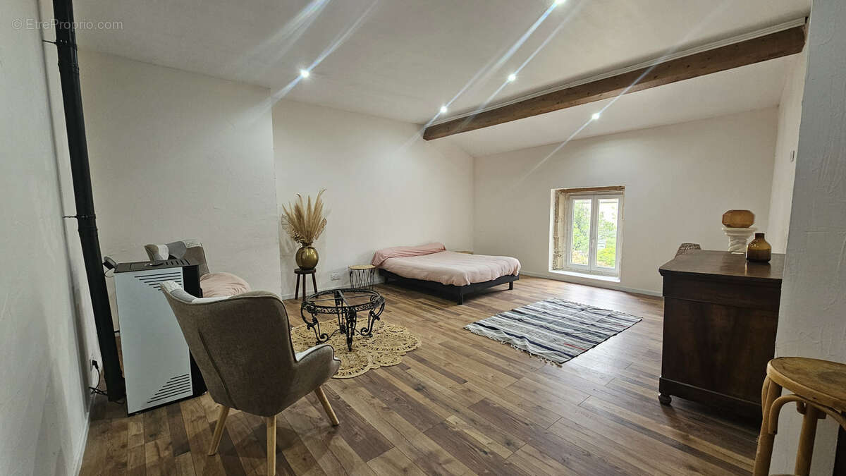 Maison de caractère, 288m2 hab. au cœur du village - photo 11