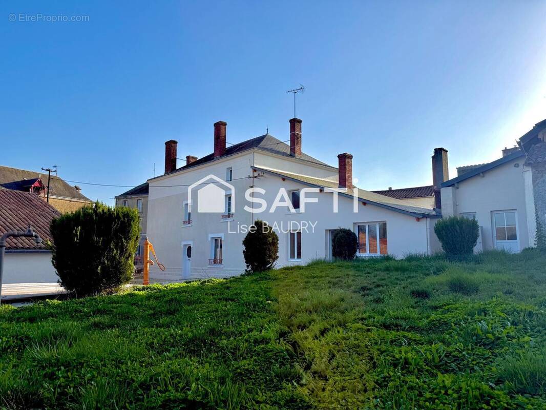 Photo 1 - Maison à L'HERMENAULT