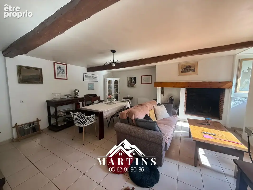 EXCLUSIVITE / ARGELES-GAZOST - Centre-ville - Maison édifiée sur 3 niveaux de 135m2 habitables + jardinet. - photo 15