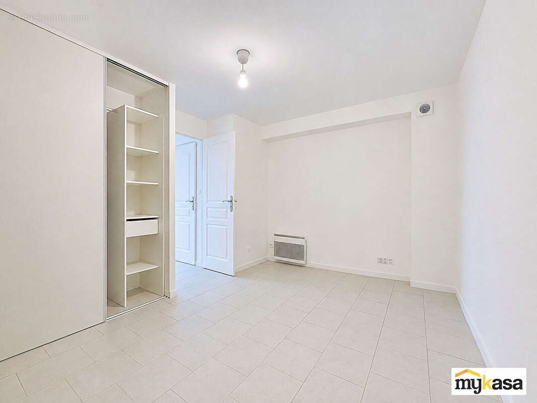 Appartement Martigues 1 pièce(s) 38 m2 - photo 7