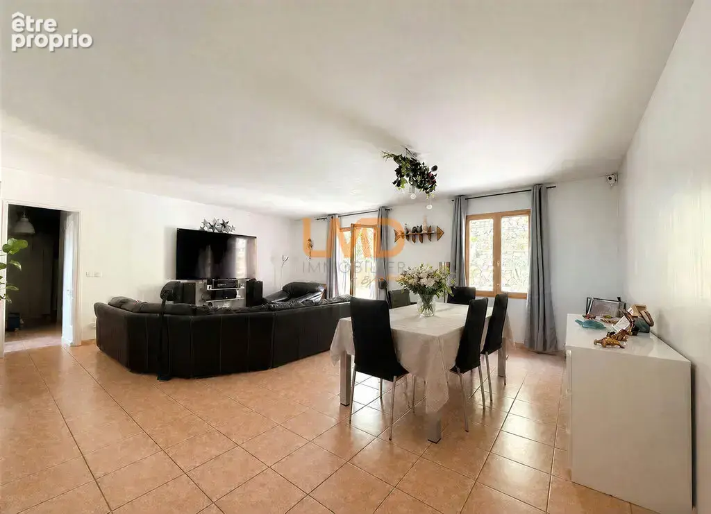 Figanières – Maison familiale 5 chambres, grand sous-sol - photo 5