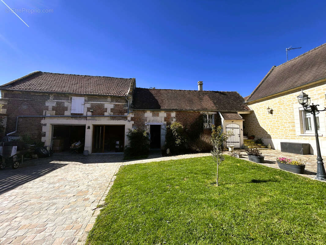 Maison à ESTREES-SAINT-DENIS
