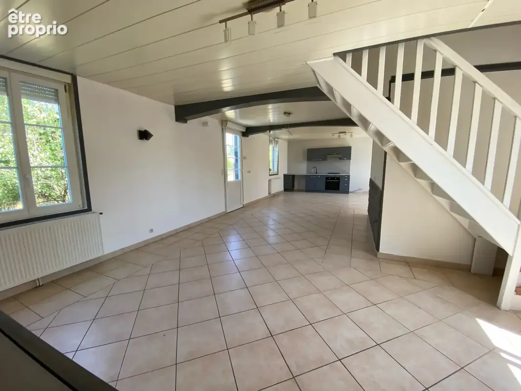 Propriete avec 2 maisons, grange et terrain - photo 4