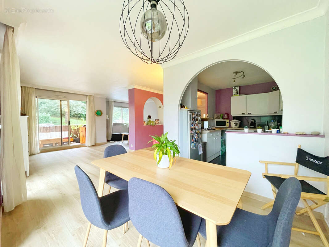 Appartement à OULLINS