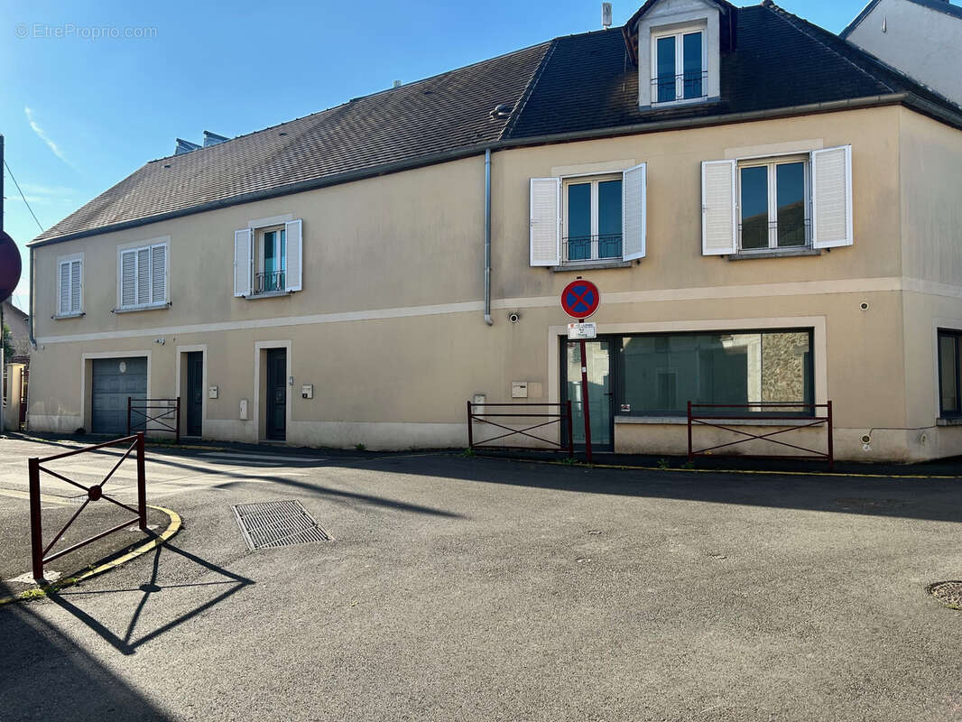 Lina (91) - maison de ville a vendre - triplex avec garages - photo 13