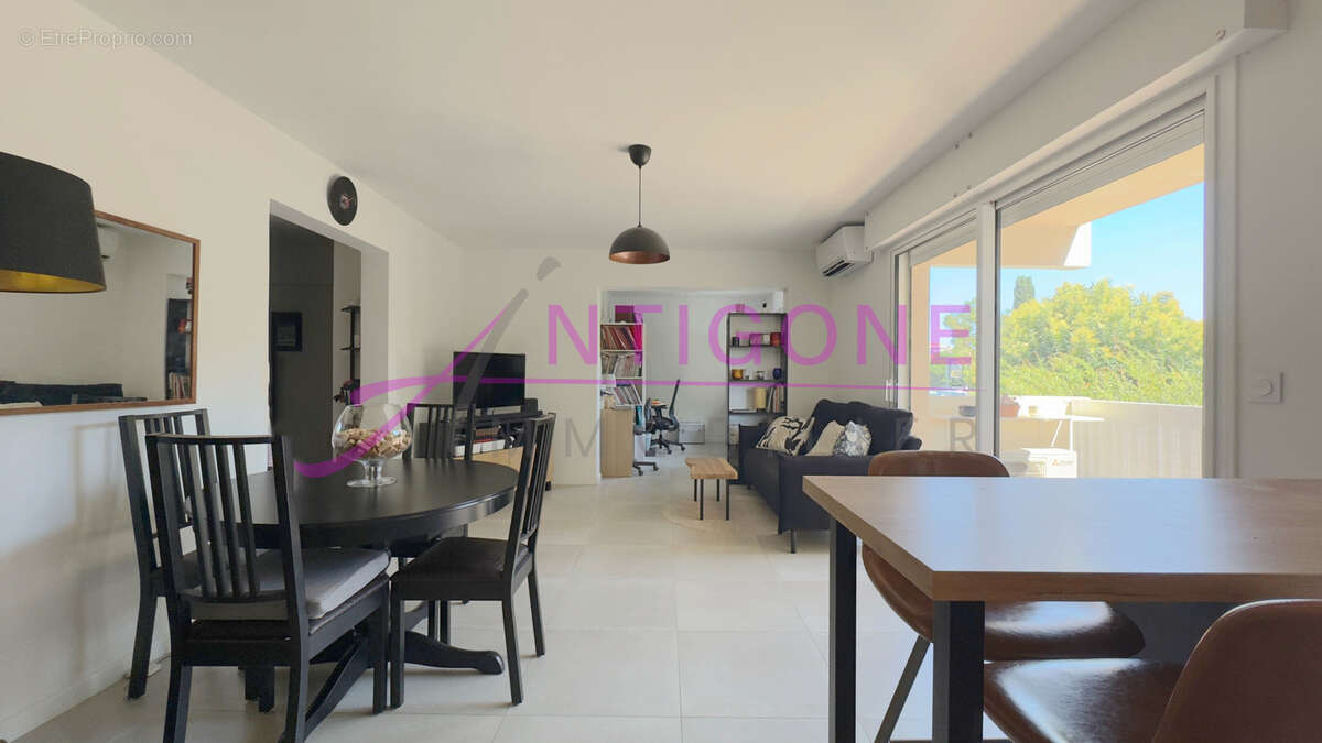 Appartement à SIX-FOURS-LES-PLAGES