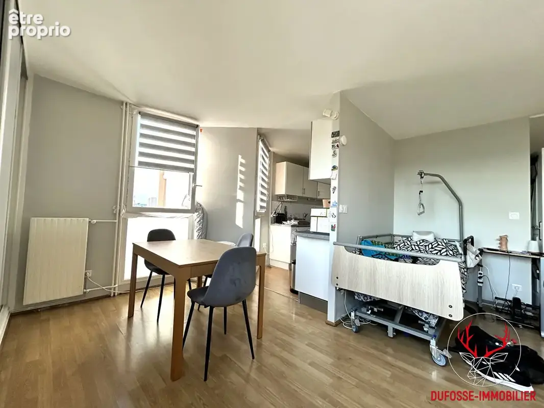 RETOUR À LA VENTE ? T2 50 m² Décines-Charpieu Les Sablons ? Balcon, Ascenseur, Parking - photo 4
