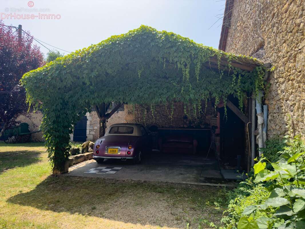 Maison à ANTONNE-ET-TRIGONANT