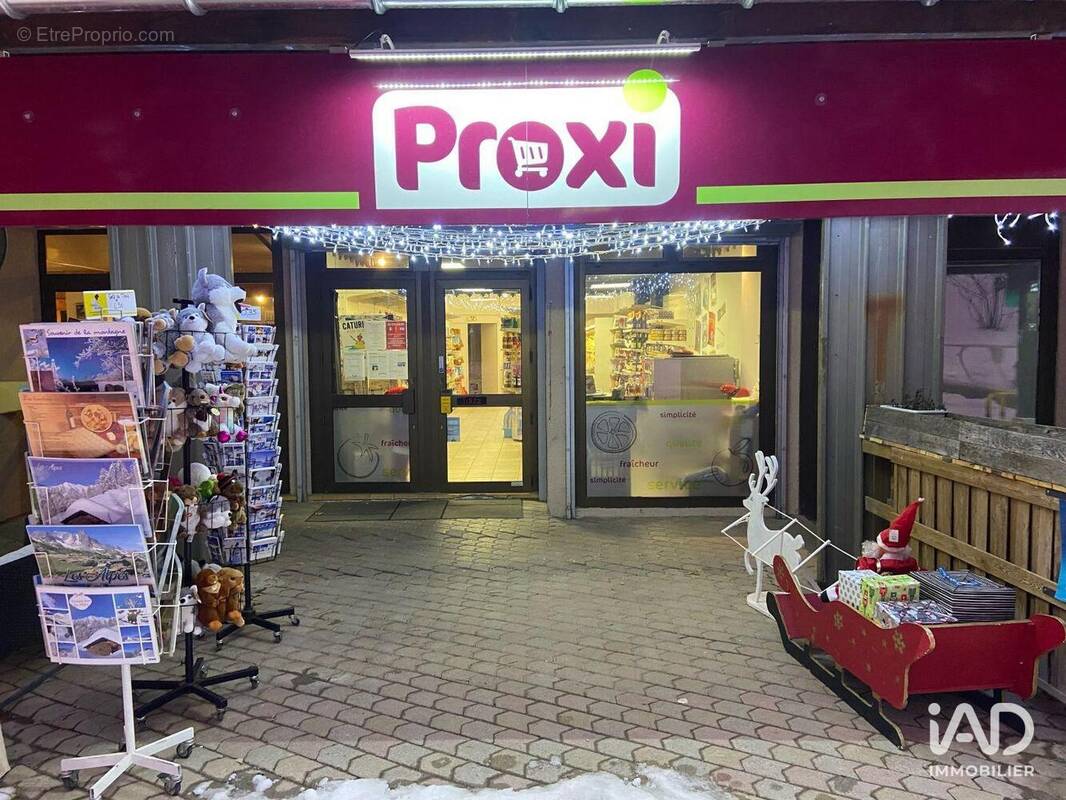Photo 1 - Commerce à REALLON
