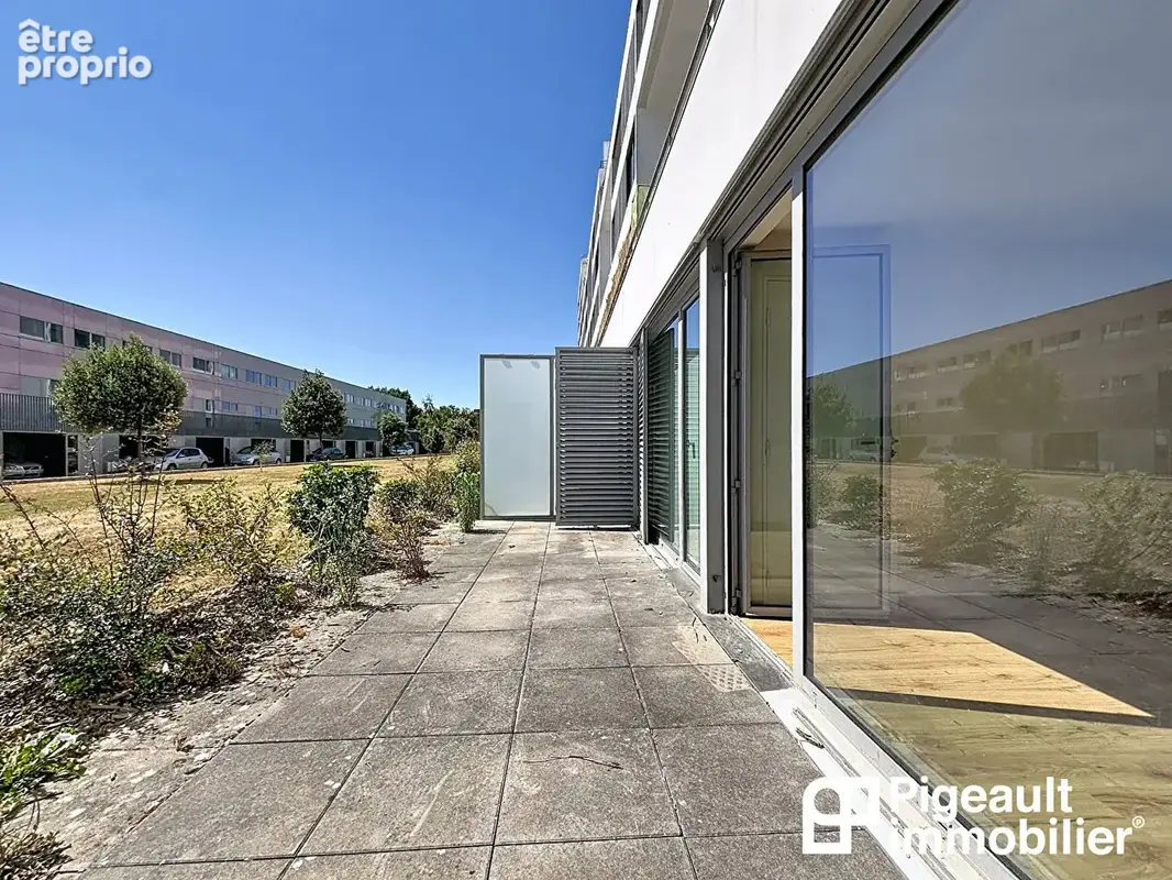 Appartement T2  à vendre - Rennes Saint Jacques de la Lande - Terrasse - Parking - Cave - Métro - photo 8