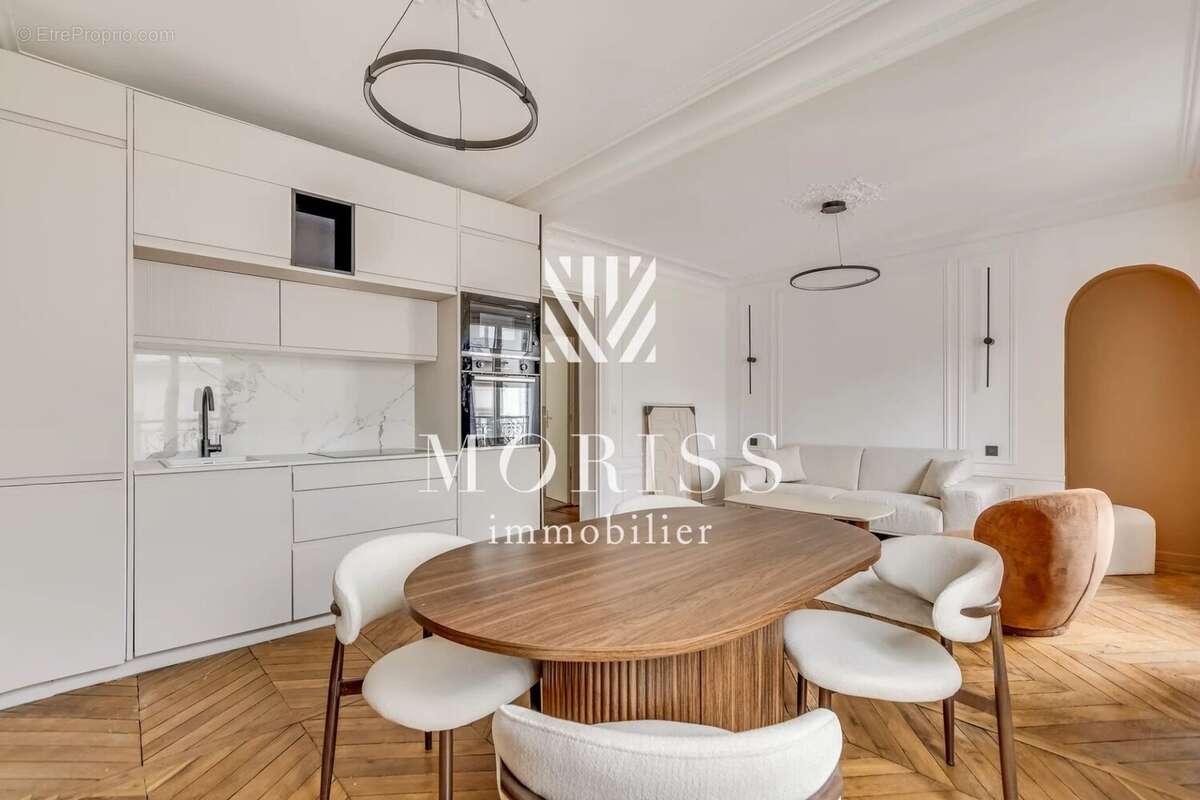 Appartement à PARIS-17E