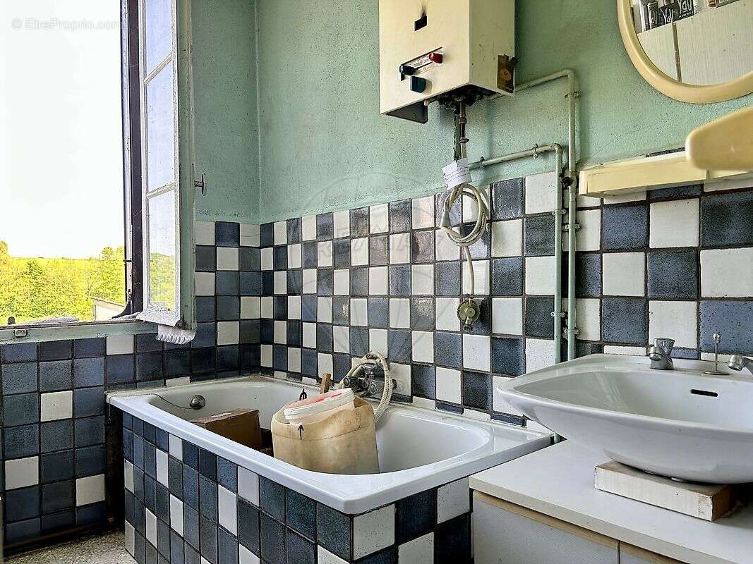 Maison à VERNEUIL