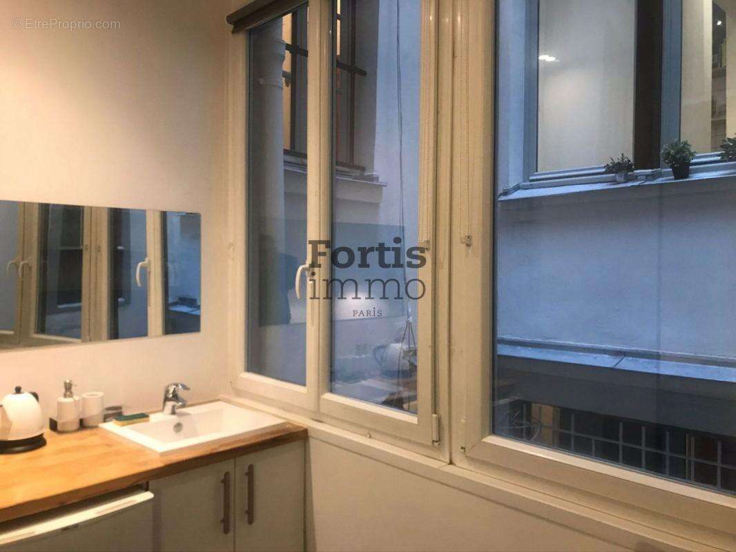 Appartement à PARIS-2E