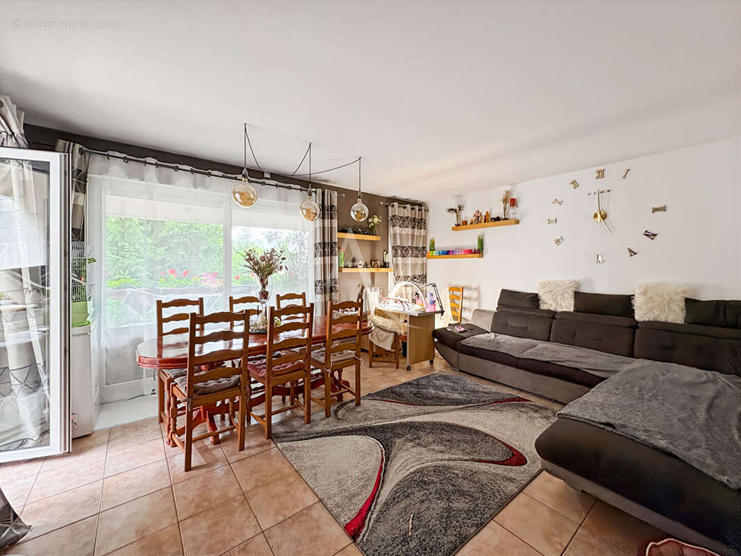 Appartement à LARDY