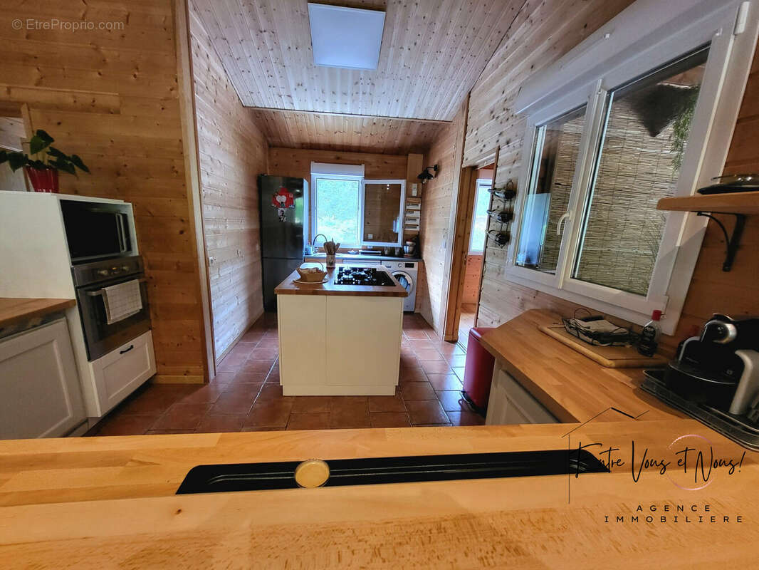 Maison 140 m² à Saint-Martin-Curton  - photo 7