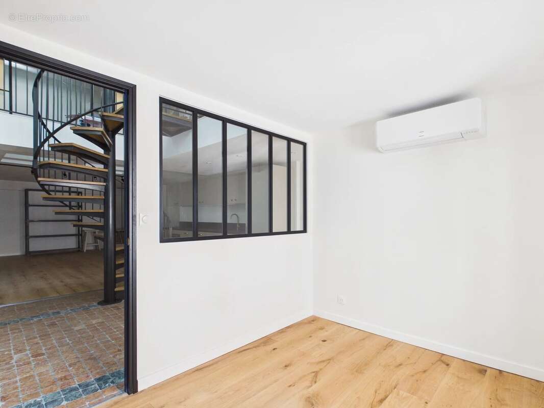 Duplex au charme historique de 102 m² - photo 5