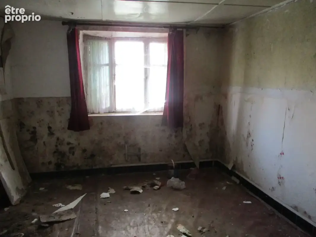 Centre Couhé maison à rénover. - photo 3