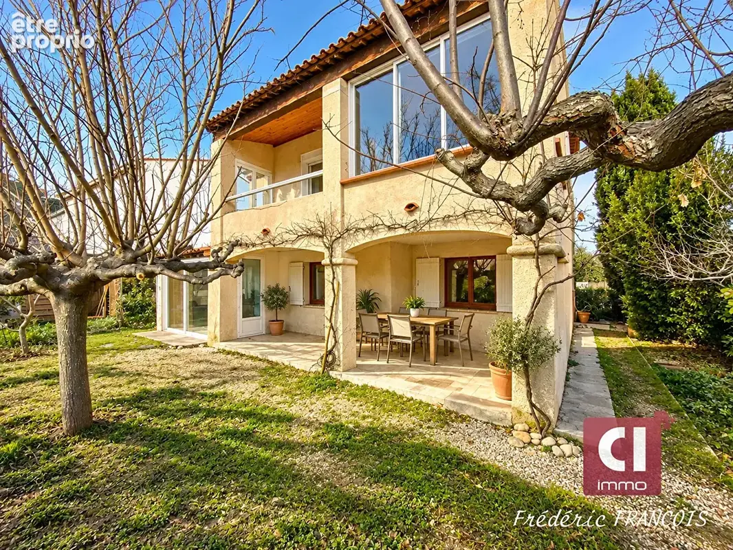 A vendre maison composée de deux logements(136 m²) à GAREOULT - photo 3