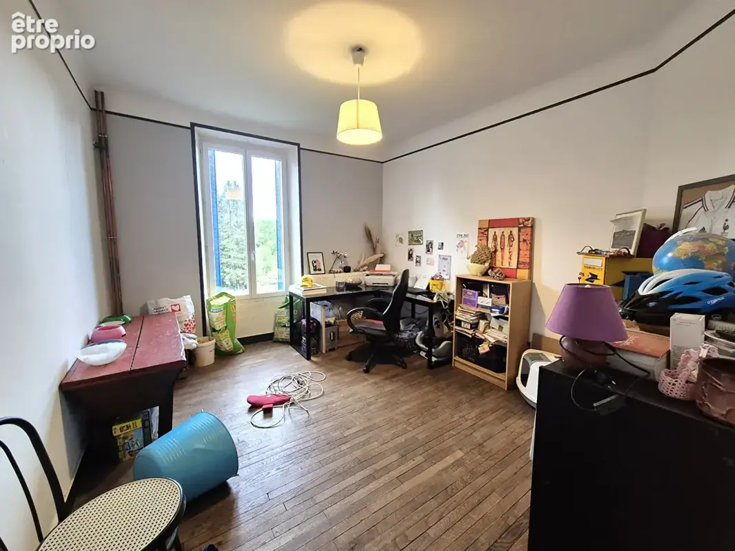 CORRÈZE. BUGEAT. Maison économe en énergie comprenant 4 chambres, un sous-sol et 2 petites dépendances, avec un terrain plat de  - photo 9