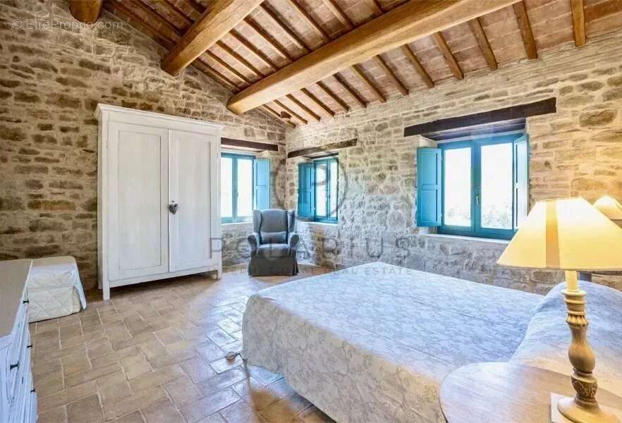 Ferme avec appartements, laboratoire de transformation et boutique à la ferme — Le Marche - photo 48
