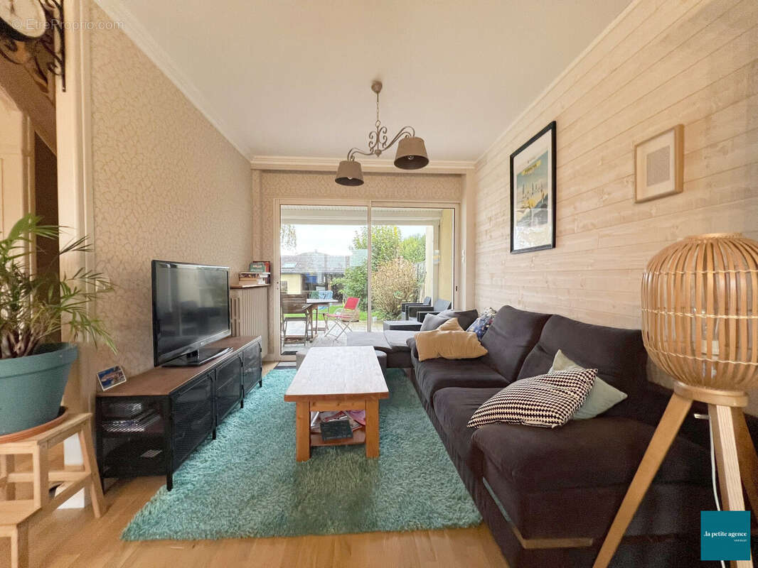 Maison à FLEURY-SUR-ORNE