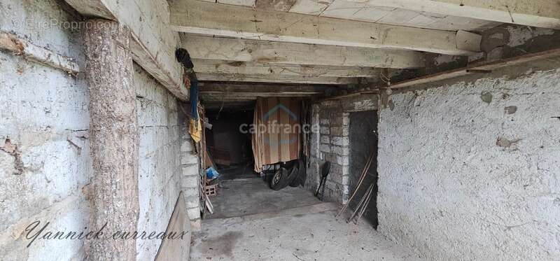 Maison à ASNANS-BEAUVOISIN