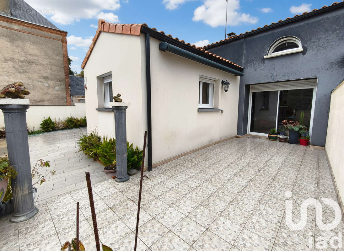 Photo 3 - Maison à BEGROLLES-EN-MAUGES
