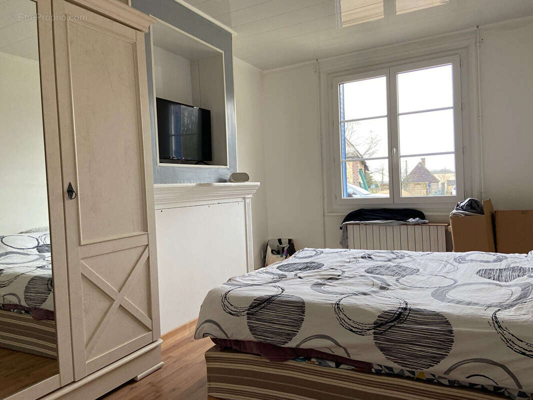 Maison à LES CORVEES-LES-YYS