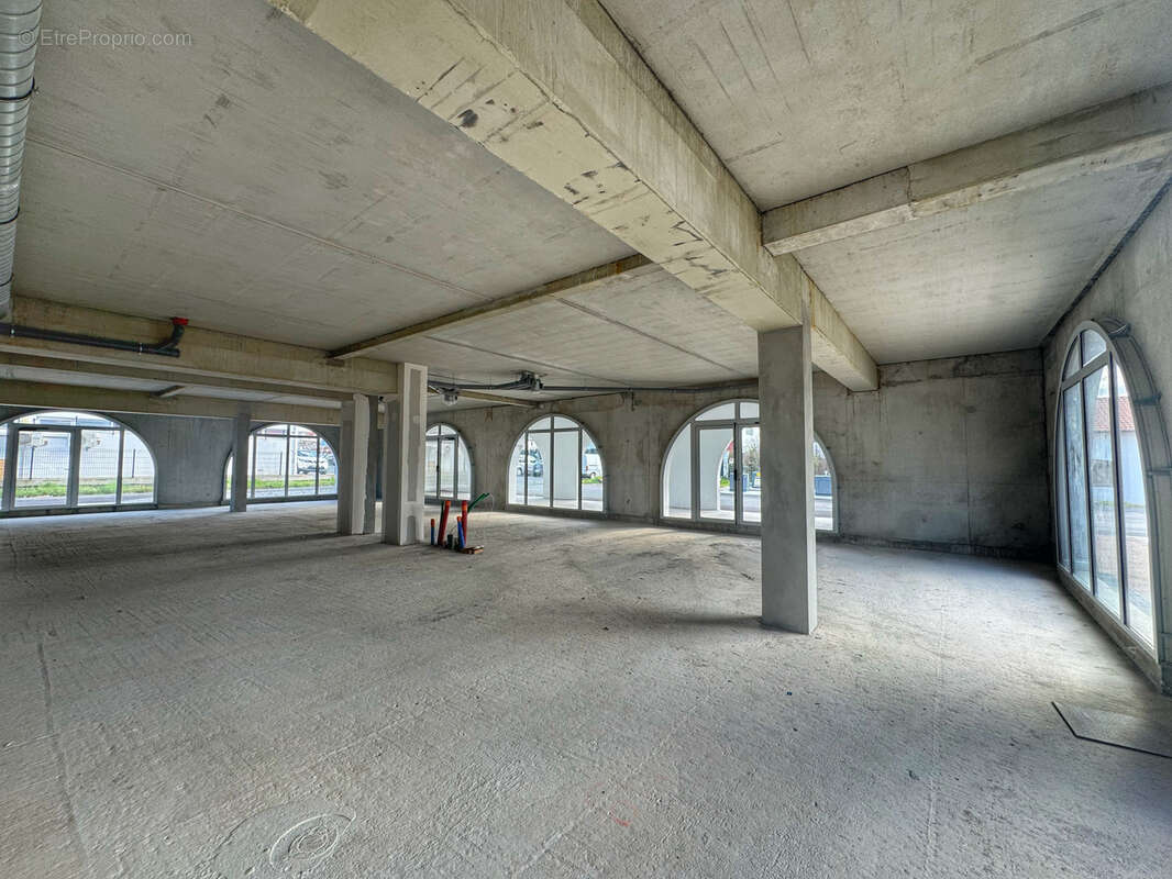 Commerce à SAINT-JEAN-PIED-DE-PORT