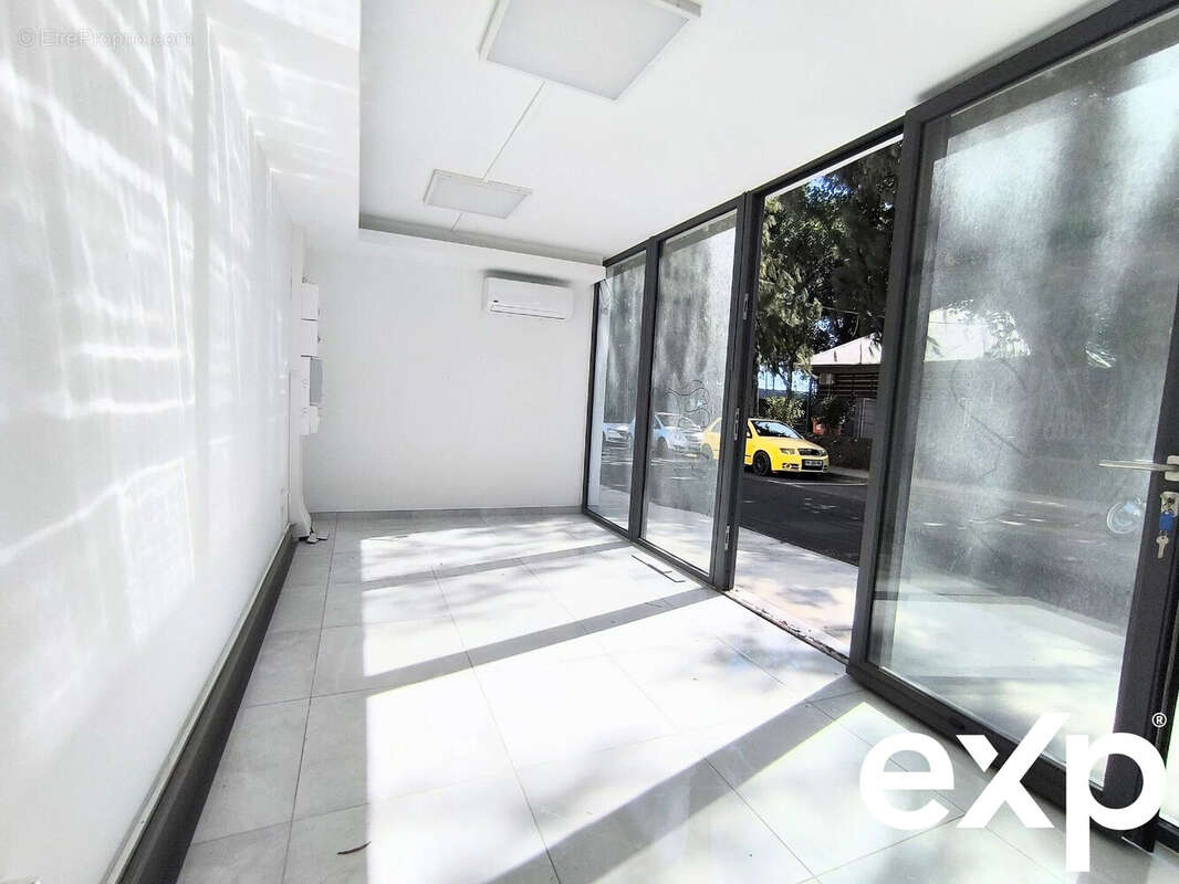 Commerce à SAINT-PIERRE